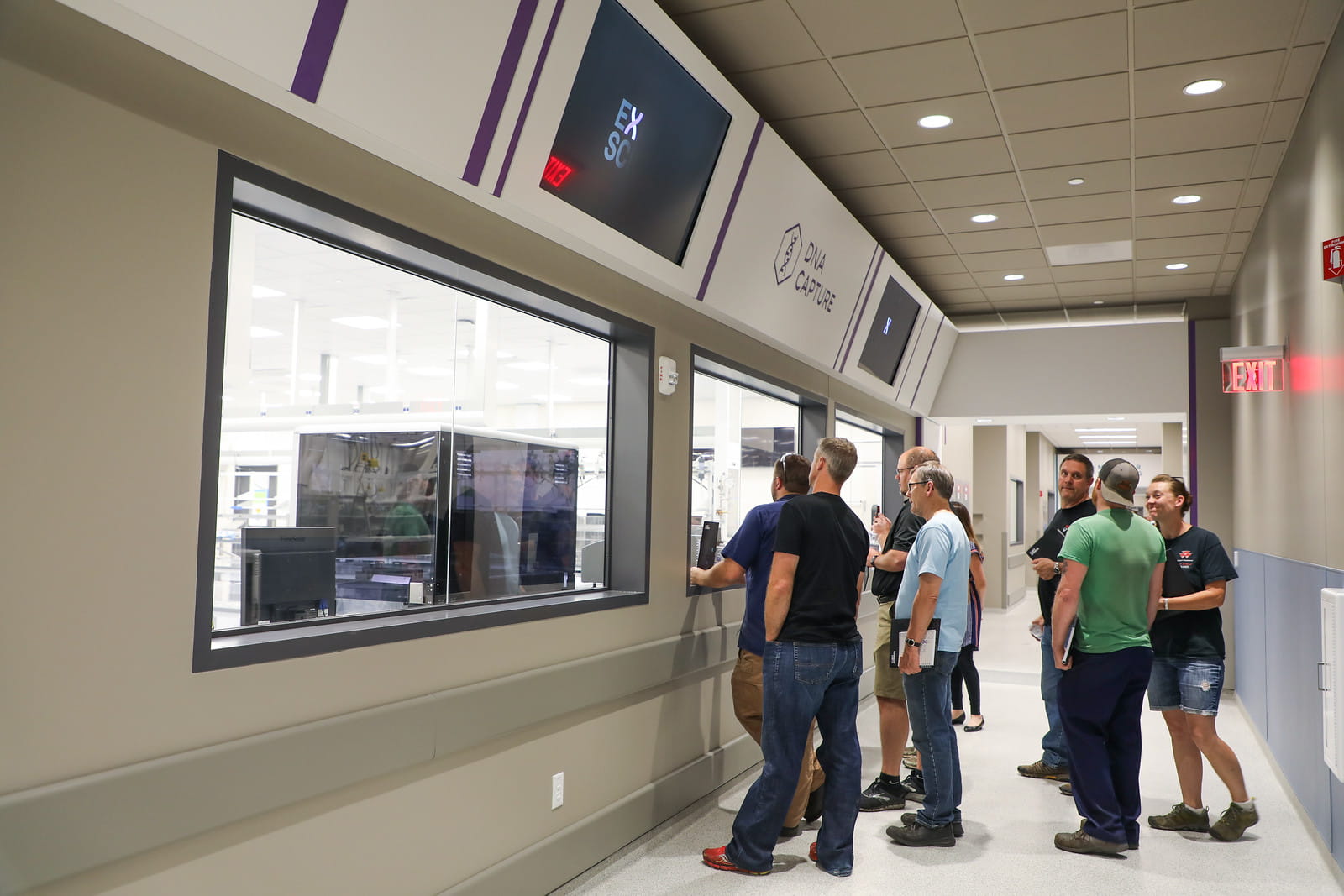 After the grand opening ceremony, guests toured the laboratory facility to get a first-hand look at the company's laboratory operations.